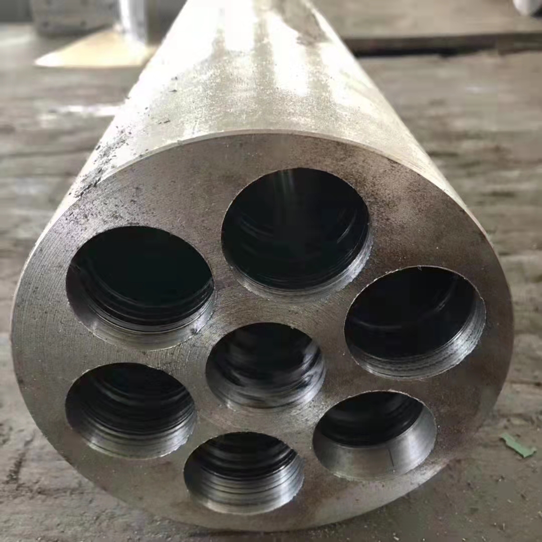 深孔加工孔徑1.3-200mm***大深度4米。內(nèi)孔珩磨，孔徑公差可到0.02，粗糙度0.2。